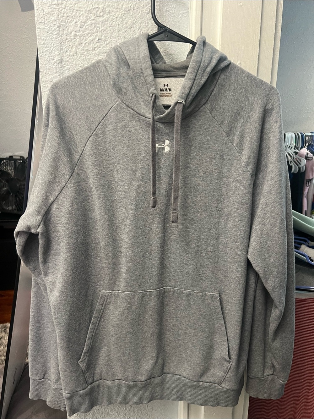 Under Armour Women’s Gray Pullover Hoodie Medium Logo Sweatshirt